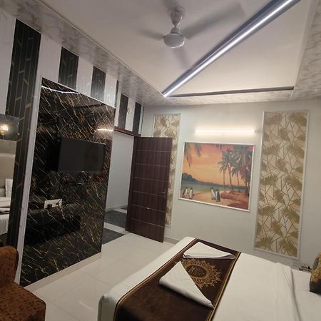 Hotel Smart Plaza Нью-Дели Экстерьер фото